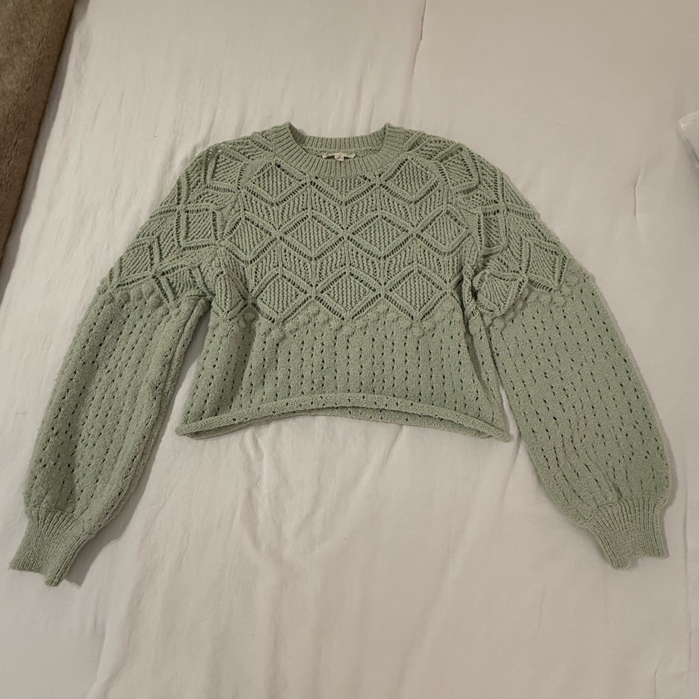Sage Green Boutique Cropped Knit Sweater size Small